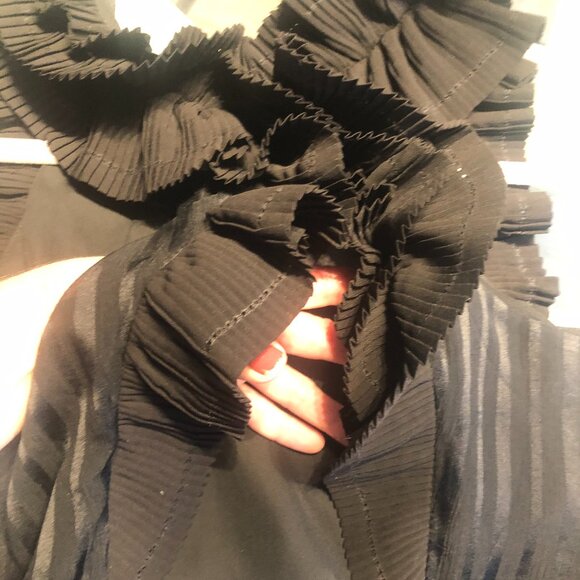 NWOT BCBGMAXAZRIA Black Silk Open-Back Top - Picture 6 of 6